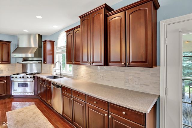 10587 Proposal Pointe Way, Fishers, IN 46040