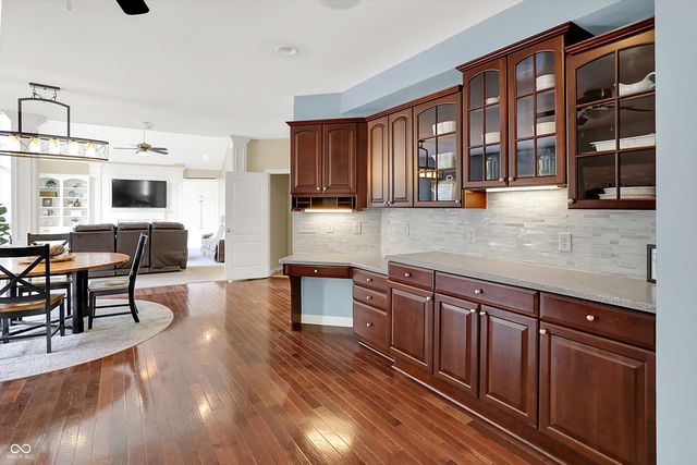 10587 Proposal Pointe Way, Fishers, IN 46040
