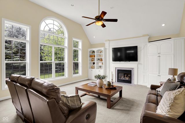 10587 Proposal Pointe Way, Fishers, IN 46040
