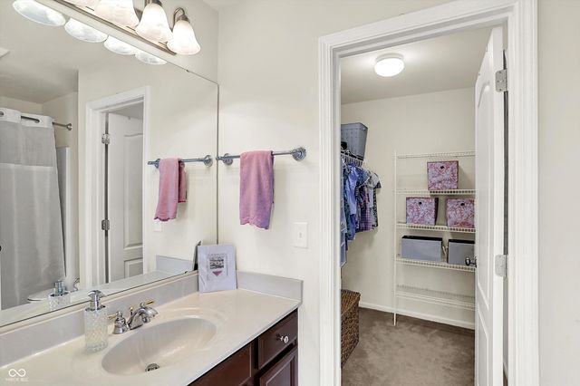 10587 Proposal Pointe Way, Fishers, IN 46040