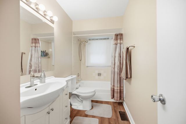 308 Nelson Court, Bolingbrook, IL 60440