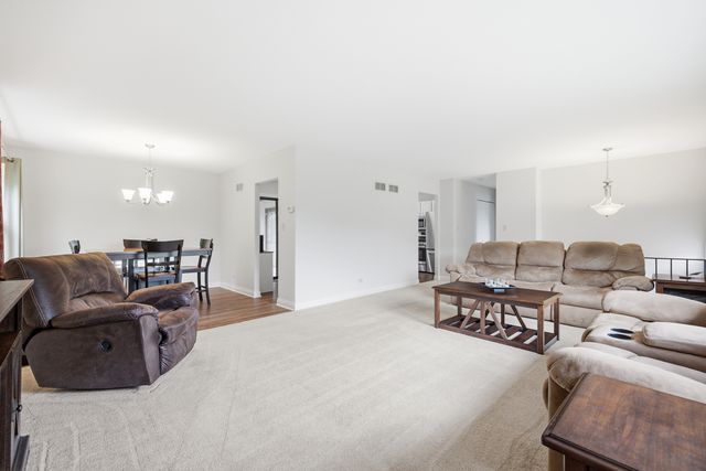 308 Nelson Court, Bolingbrook, IL 60440