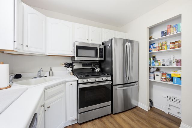 308 Nelson Court, Bolingbrook, IL 60440