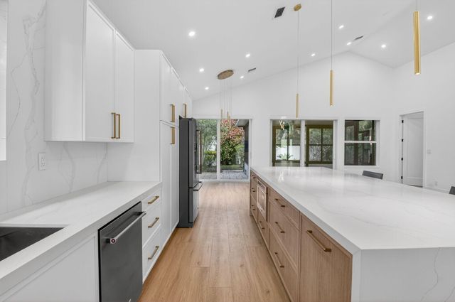 5537 NW 21st Way, Boca Raton, FL 33496