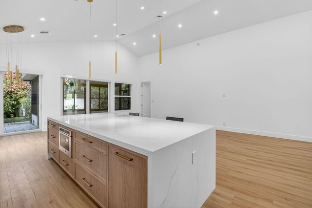 5537 NW 21st Way, Boca Raton, FL 33496