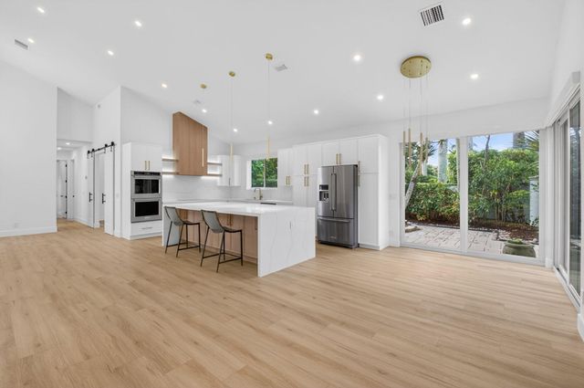 5537 NW 21st Way, Boca Raton, FL 33496