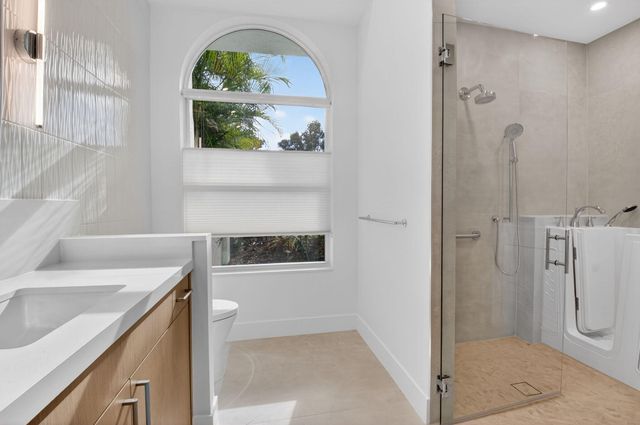 5537 NW 21st Way, Boca Raton, FL 33496