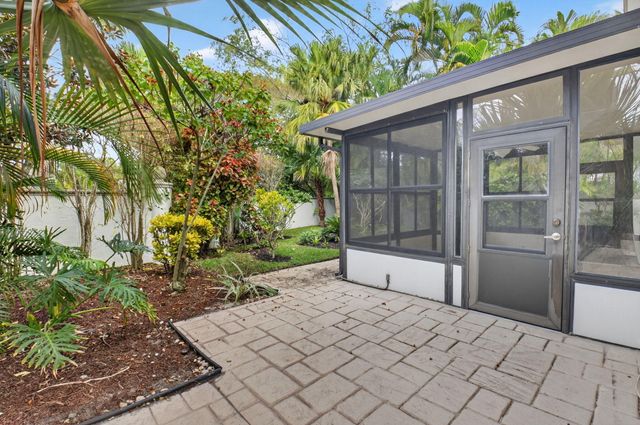 5537 NW 21st Way, Boca Raton, FL 33496