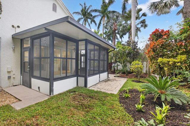 5537 NW 21st Way, Boca Raton, FL 33496