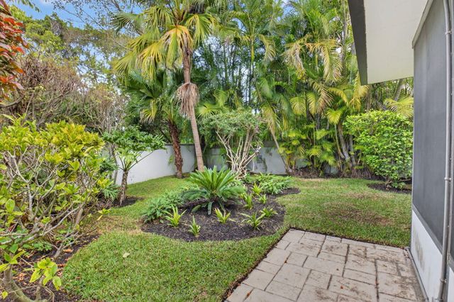 5537 NW 21st Way, Boca Raton, FL 33496