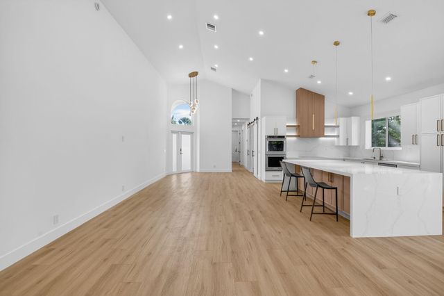 5537 NW 21st Way, Boca Raton, FL 33496