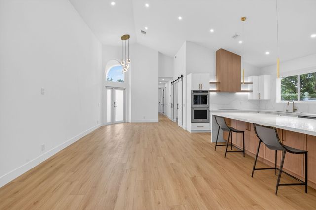 5537 NW 21st Way, Boca Raton, FL 33496