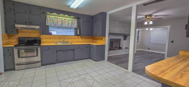 6251 DUNN Avenue, Jacksonville, FL 32218