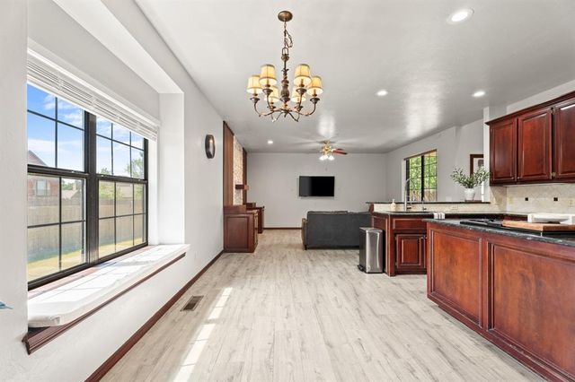 3601 Winners Circle, Edmond, OK 73034