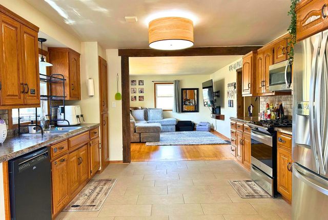 918 GROGNET STREET, Green Bay, WI 54302