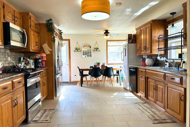 918 GROGNET STREET, Green Bay, WI 54302