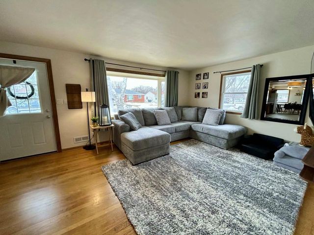 918 GROGNET STREET, Green Bay, WI 54302