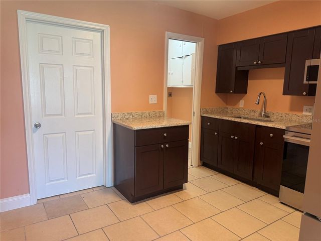 530 BRIARWOOD ROAD, Venice, FL 34293