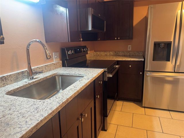 530 BRIARWOOD ROAD, Venice, FL 34293