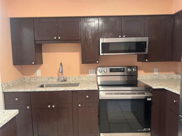 530 BRIARWOOD ROAD, Venice, FL 34293