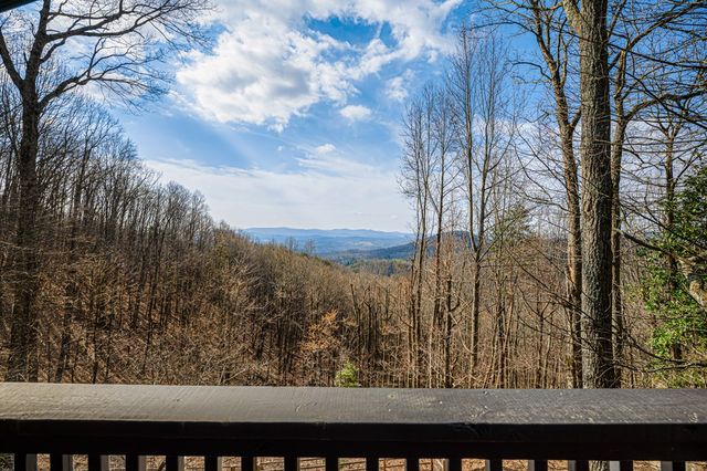 170 Walnut Ridge, Ellijay, GA 30536