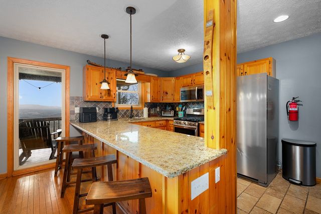 170 Walnut Ridge, Ellijay, GA 30536