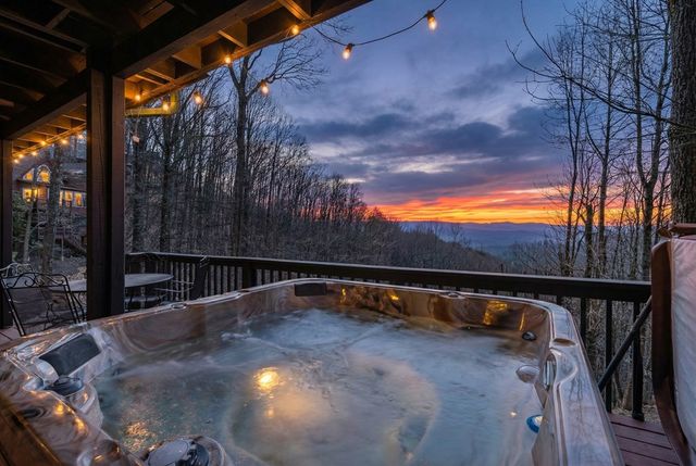 170 Walnut Ridge, Ellijay, GA 30536