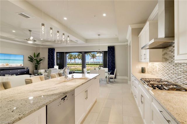 11022 Via Tuscany LN 101, Miromar Lakes, FL 33913