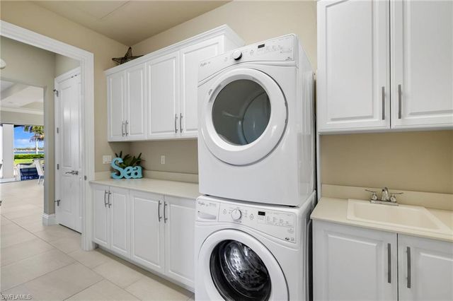 11022 Via Tuscany LN 101, Miromar Lakes, FL 33913