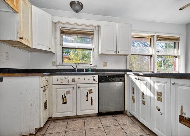 7009 W Lancaster AVENUE, Milwaukee, WI 53218