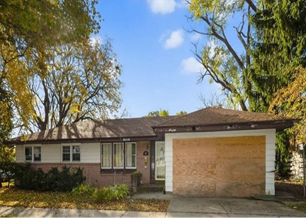 7009 W Lancaster AVENUE, Milwaukee, WI 53218