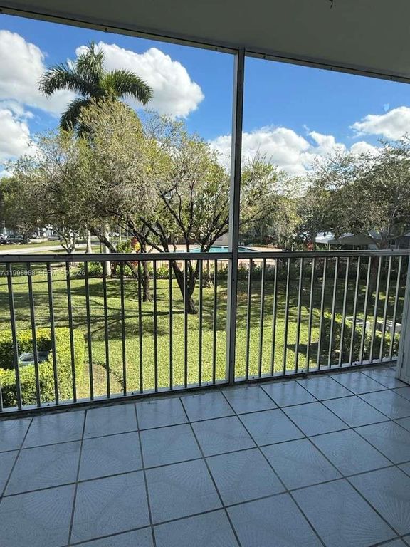 1401 SW 128th Terrace 205H, Pembroke Pines, FL 33027