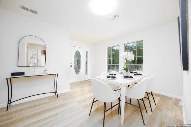 438 Cresthill, San Antonio, TX 78220