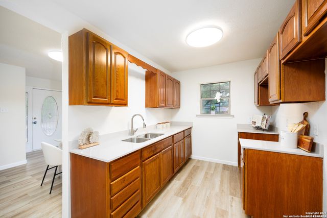 438 Cresthill, San Antonio, TX 78220