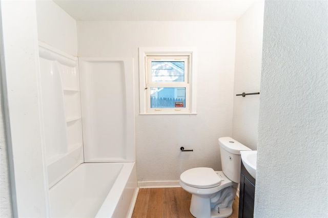 3109 E Maplewood, Wichita, KS 67214