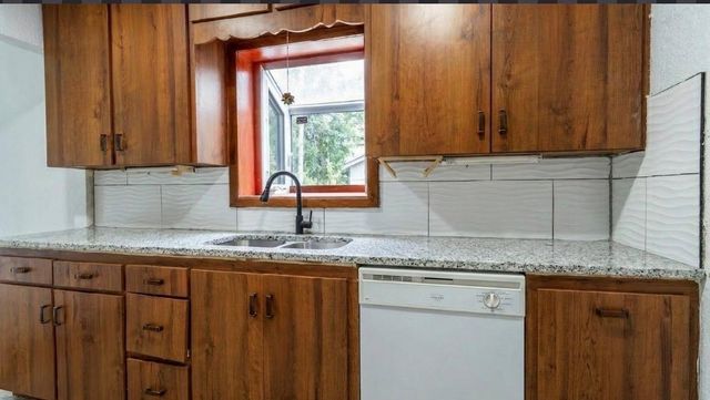 3109 E Maplewood, Wichita, KS 67214