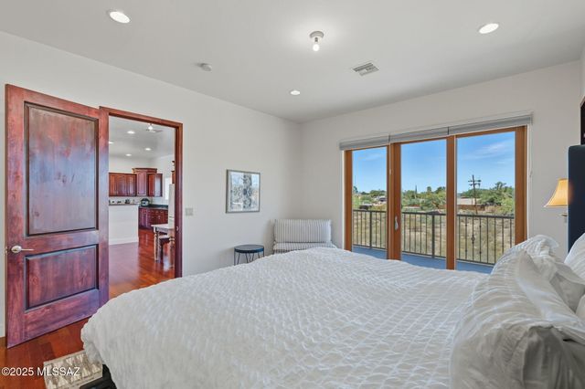 2630 W Calle Del Santo, Tucson, AZ 85741