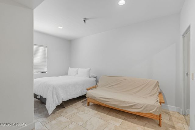 2630 W Calle Del Santo, Tucson, AZ 85741