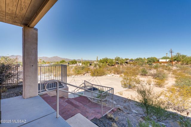 2630 W Calle Del Santo, Tucson, AZ 85741