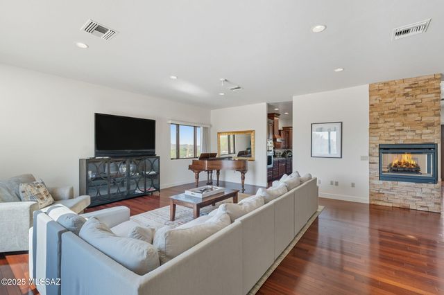 2630 W Calle Del Santo, Tucson, AZ 85741