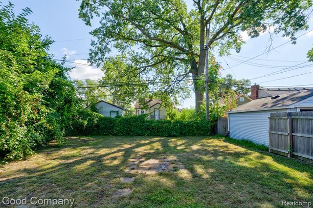 2742 Wolcott Street, Ferndale, MI 48220