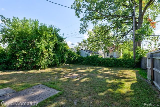 2742 Wolcott Street, Ferndale, MI 48220