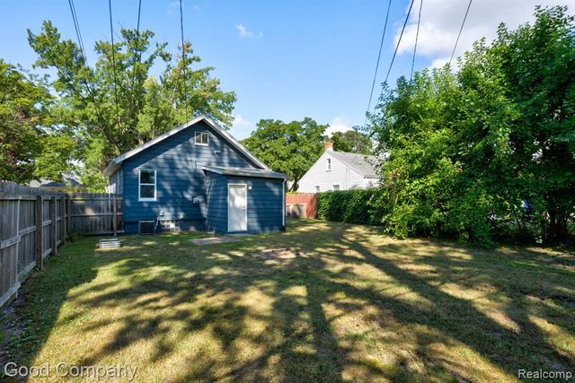 2742 Wolcott Street, Ferndale, MI 48220