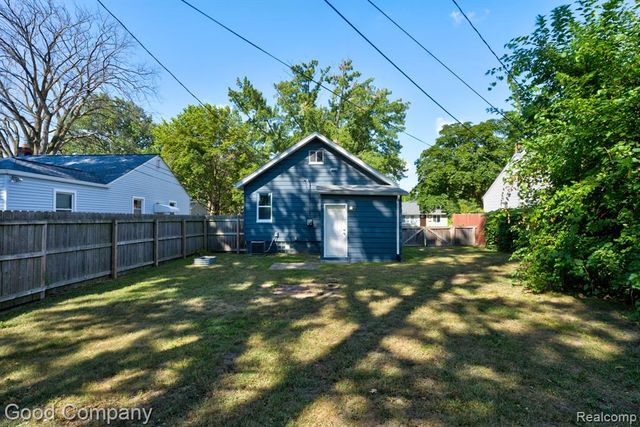 2742 Wolcott Street, Ferndale, MI 48220