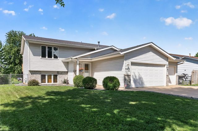 3511 W Mineral Pond Boulevard, Anoka, MN 55303