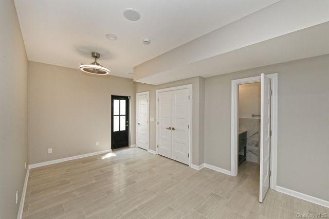 127 Vanderbilt Avenue, Manhasset, NY 11030