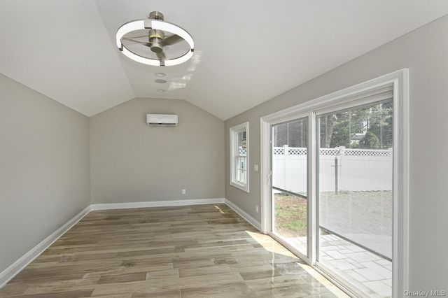 127 Vanderbilt Avenue, Manhasset, NY 11030