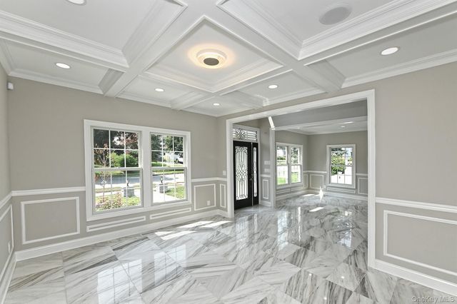 127 Vanderbilt Avenue, Manhasset, NY 11030