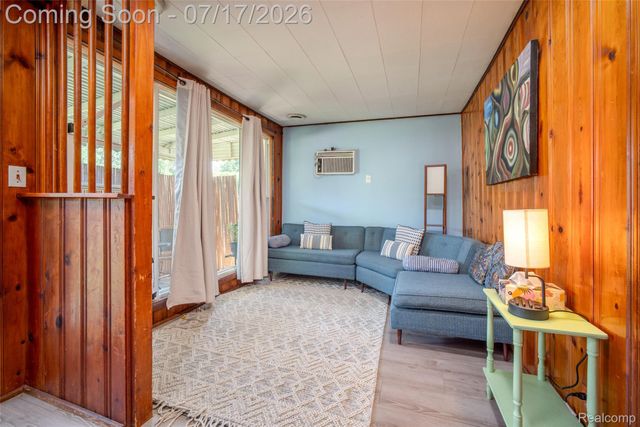 5990 Jackson Street, Taylor, MI 48180