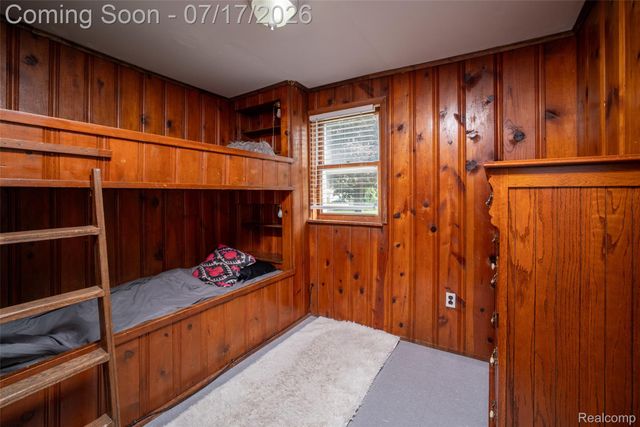 5990 Jackson Street, Taylor, MI 48180